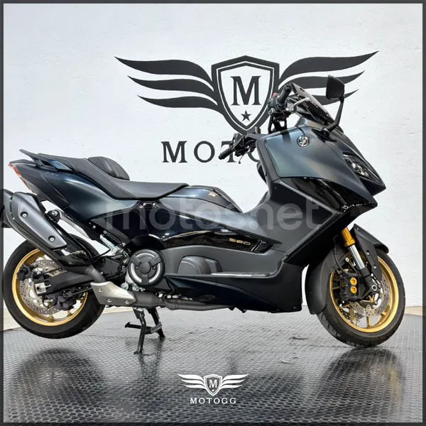 Yamaha TMAX - Vista 6