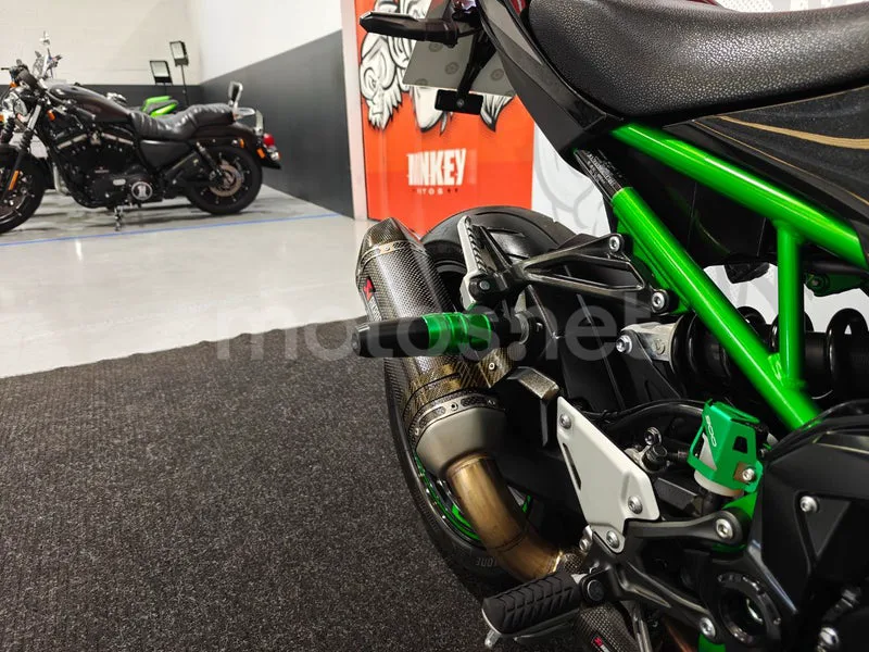 Kawasaki Z900 - Vista 14