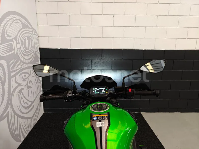 Kawasaki Z900 - Vista 7
