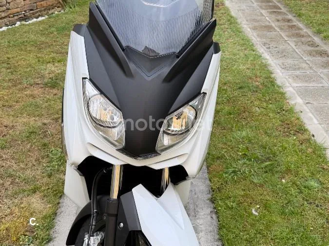 Yamaha XMAX 125 - Vista 3