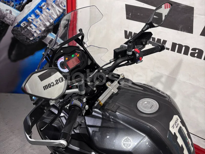 Benelli TRK 502 - Vista 8