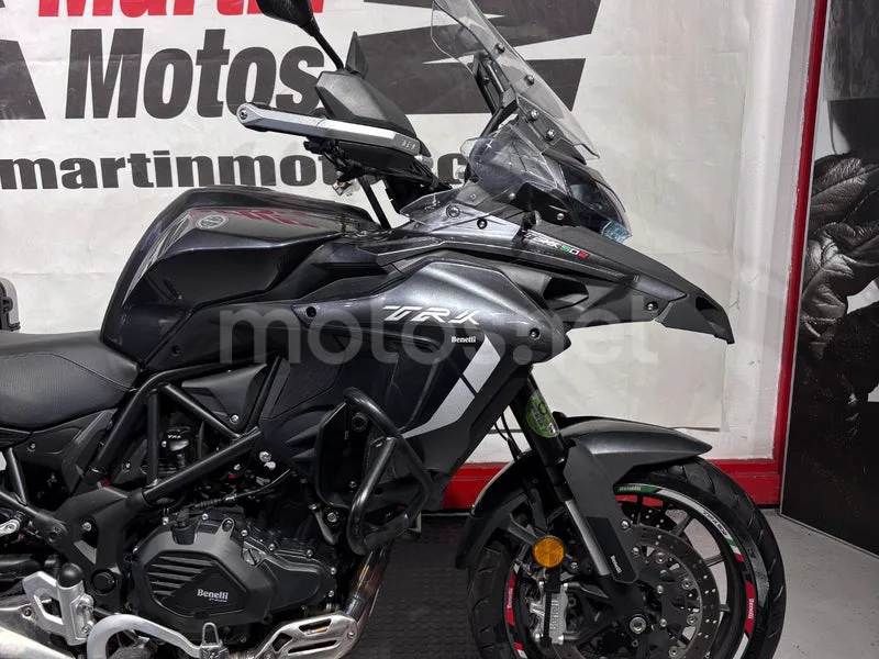 Benelli TRK 502 - Vista 10