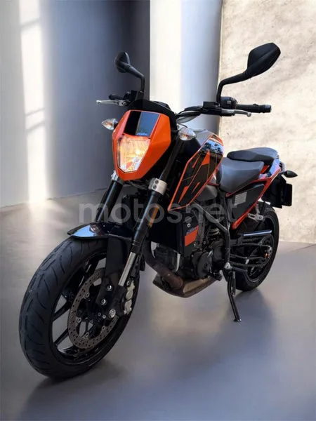 KTM 690 Duke 3900 € 2017 Barcelona - 2