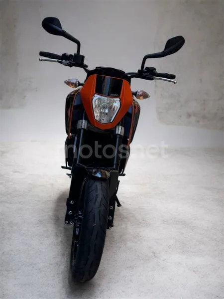 KTM 690 Duke - Vista 6