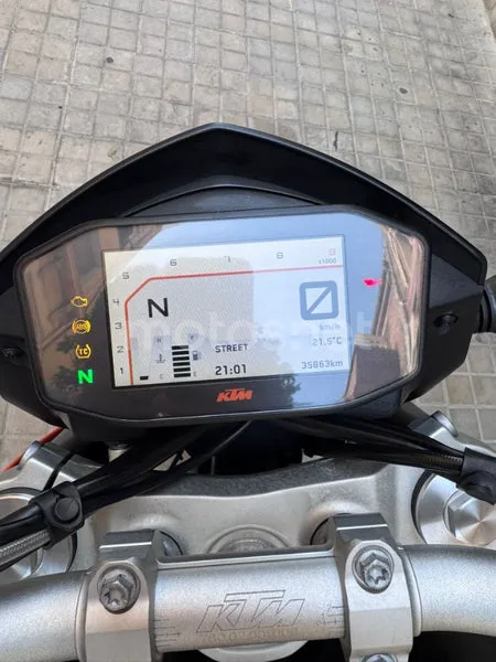 KTM 690 Duke - Vista 9