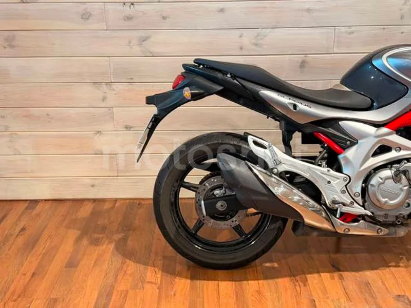 Suzuki Gladius 650 - Vista 7