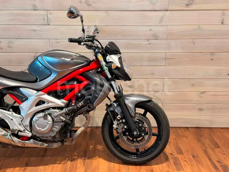 Suzuki Gladius 650 - Vista 8