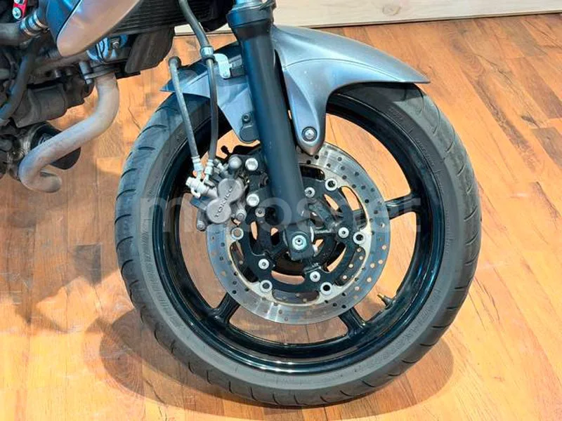 Suzuki Gladius 650 - Vista 9