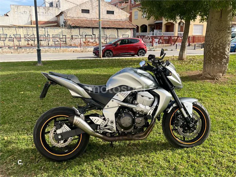 Kawasaki Z750 - Vista 3