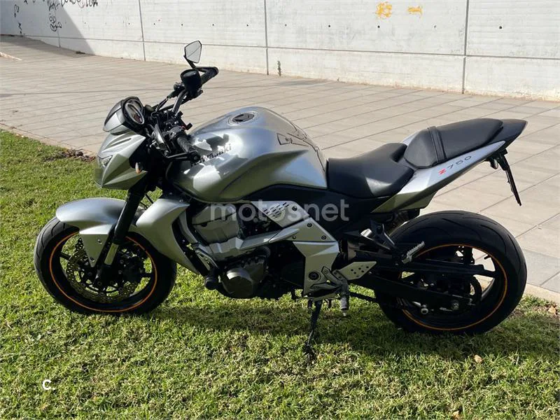 Kawasaki Z750 - Vista 4