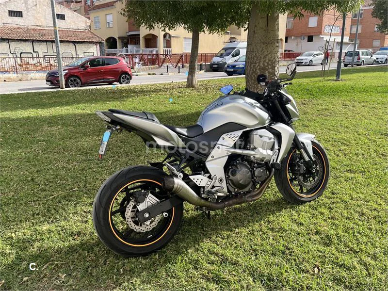 Kawasaki Z750 - Vista 5