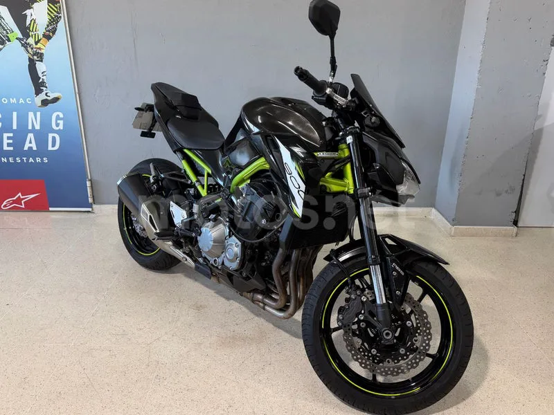 Kawasaki Z900 - Vista 8