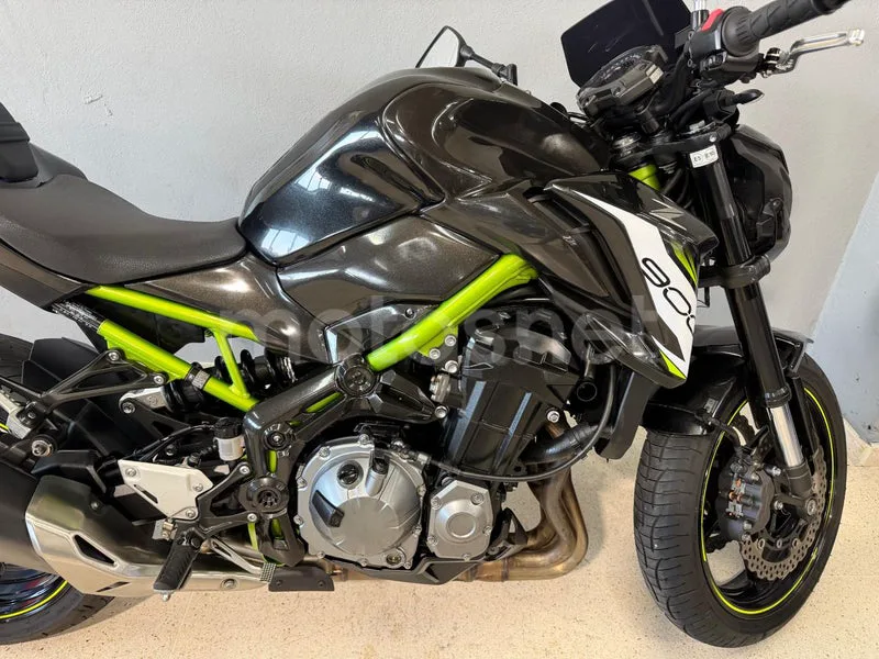 Kawasaki Z900 - Vista 9