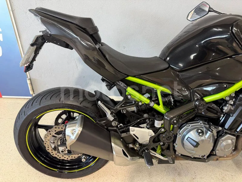 Kawasaki Z900 - Vista 10