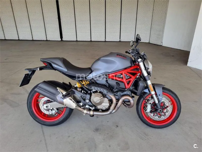 Ducati Monster 821 - Vista 3