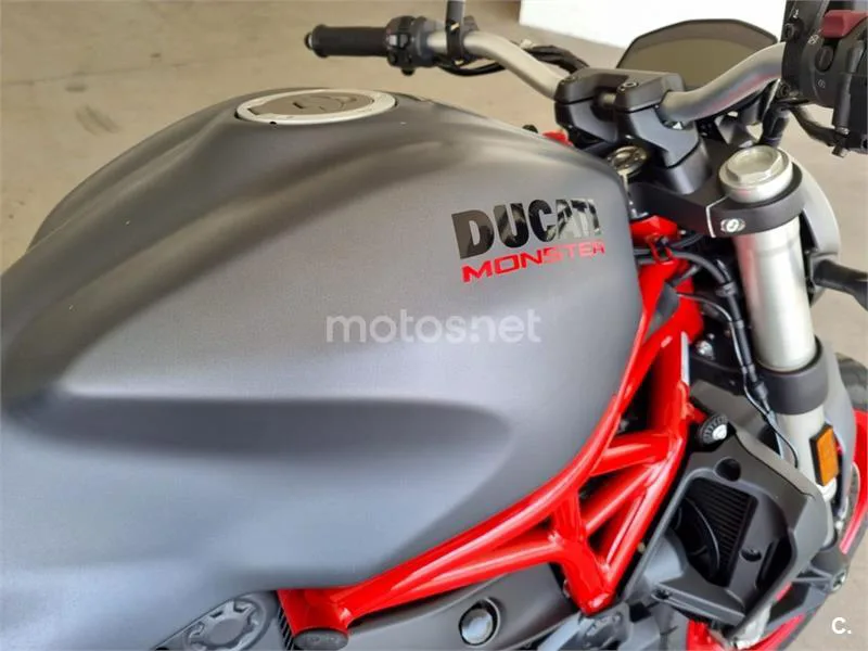 Ducati Monster 821 - Vista 4