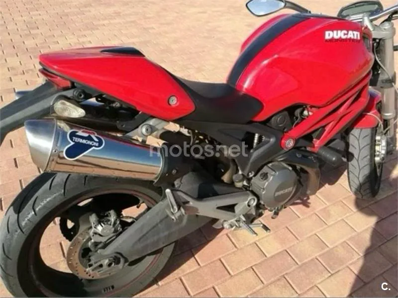 Ducati Monster 696 - Vista 3