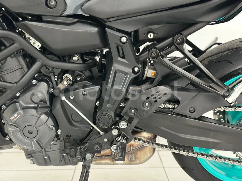 Yamaha MT-07 - Vista 16