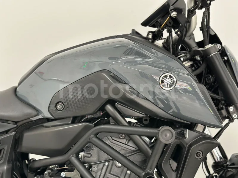 Yamaha MT-07 - Vista 23