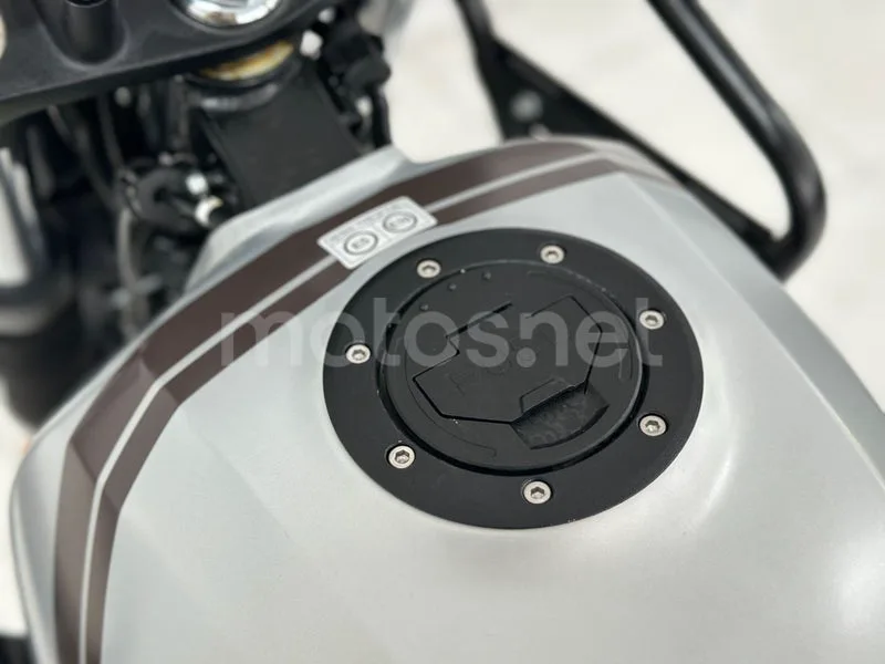 Royal Enfield Himalayan 410 - Vista 11