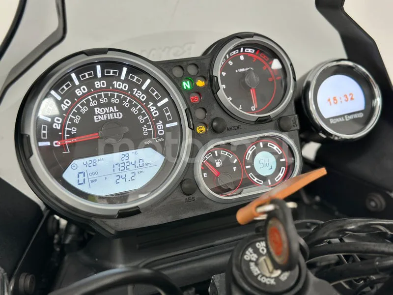 Royal Enfield Himalayan 410 - Vista 30