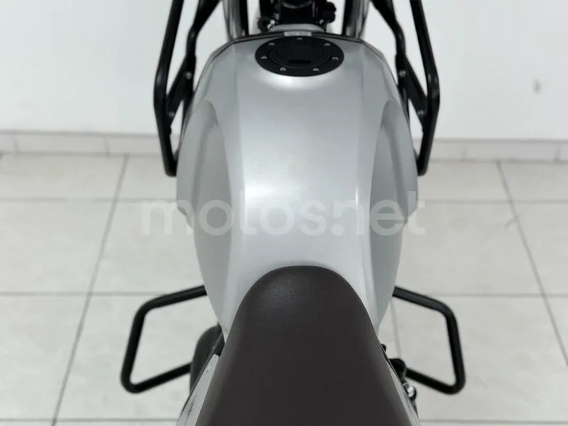 Royal Enfield Himalayan 410 - Vista 8