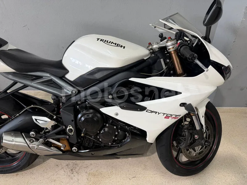 Triumph Daytona 675 - Vista 8