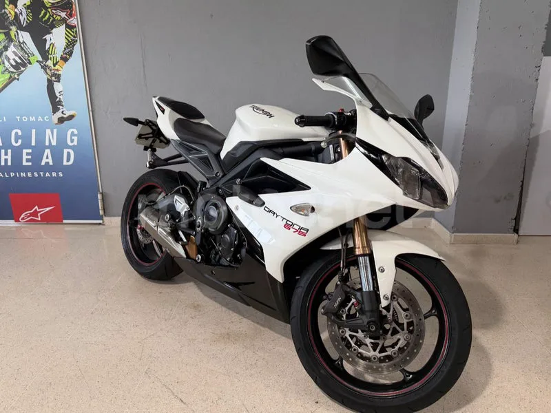 Triumph Daytona 675 - Vista 9