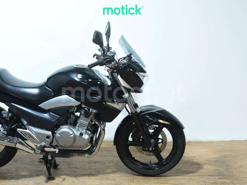 Suzuki Inazuma 250 - Vista 4