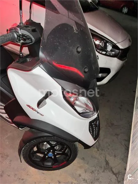 Piaggio MP3 400 Sport - Vista 4