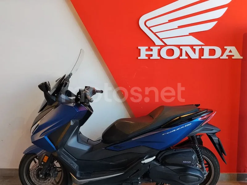 Honda Forza 350 - Vista 4