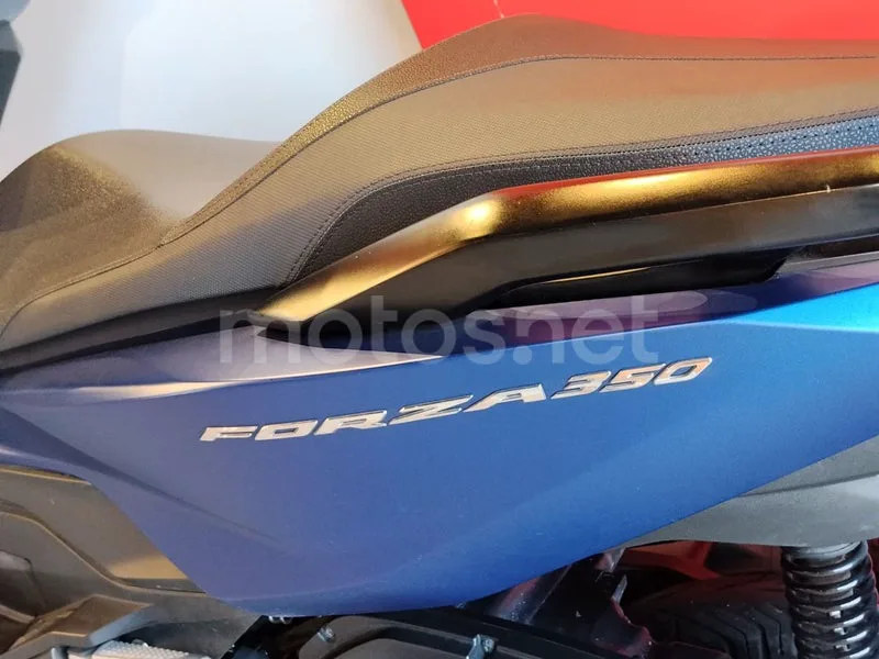 Honda Forza 350 - Vista 8