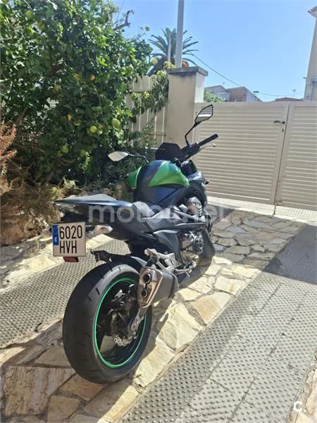 Kawasaki Z800 - Vista 4