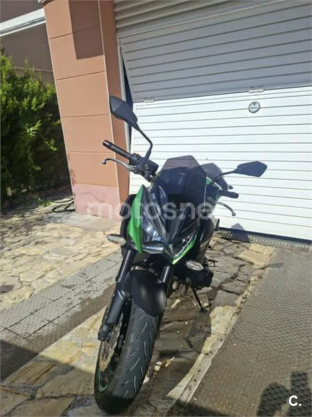 Kawasaki Z800 - Vista 5