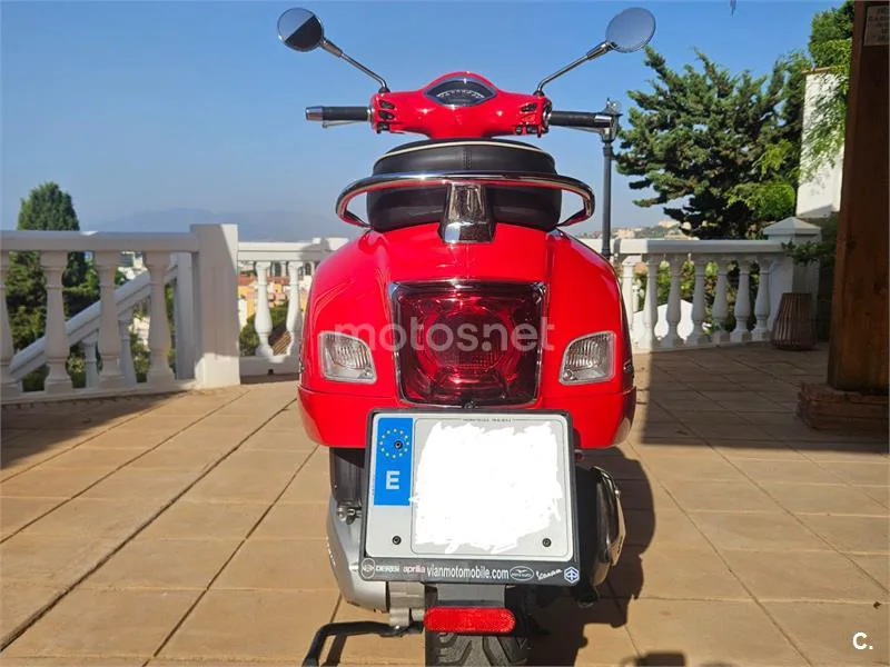 Vespa GTS 300 - Vista 5