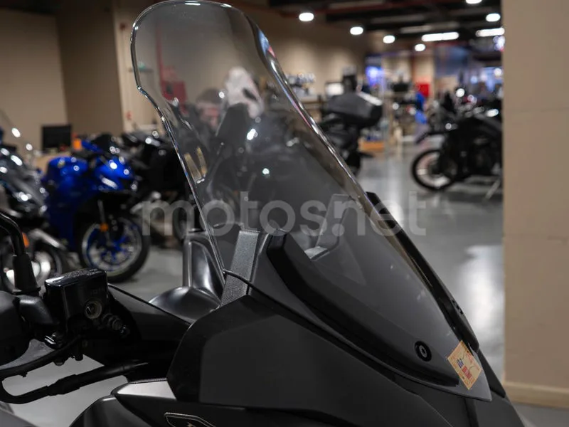 Yamaha XMAX 300 - Vista 19