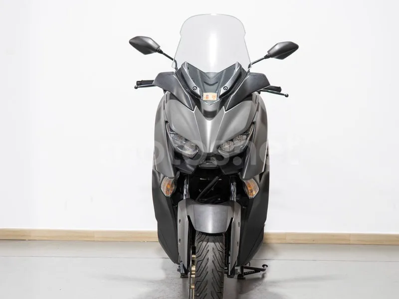 Yamaha XMAX 300 - Vista 3