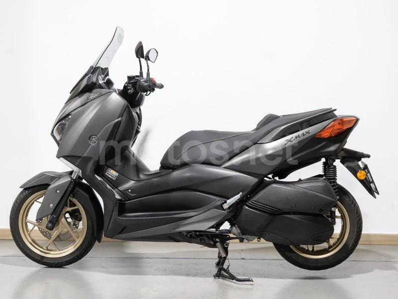 Yamaha XMAX 300 - Vista 4