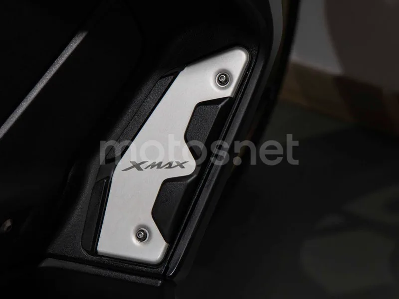 Yamaha XMAX 300 - Vista 9