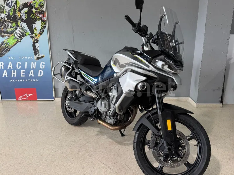 CFMOTO 800MT - Vista 7