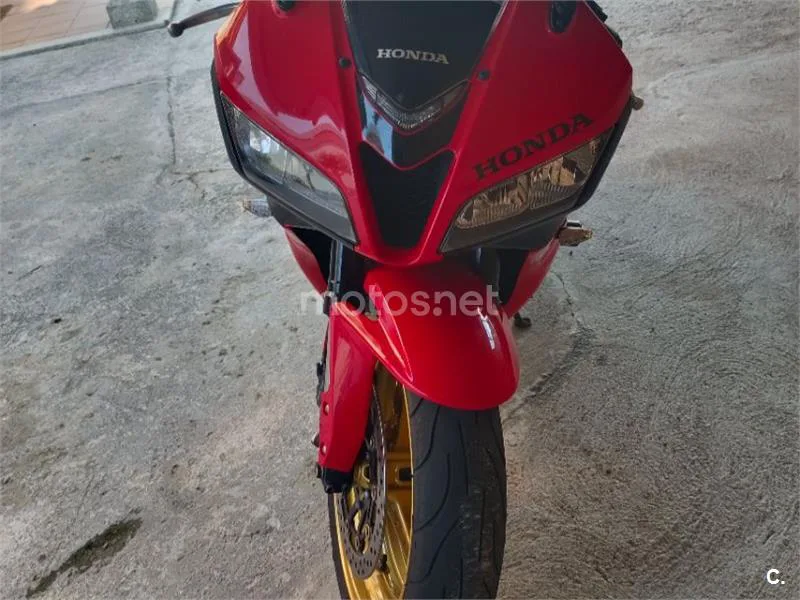 Honda CBR600RR - Vista 4