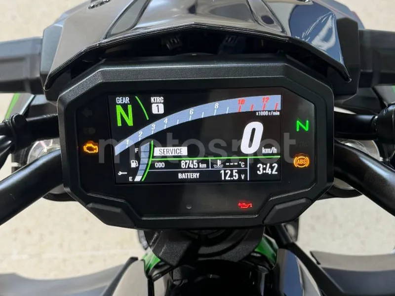 Kawasaki Z650 - Vista 3