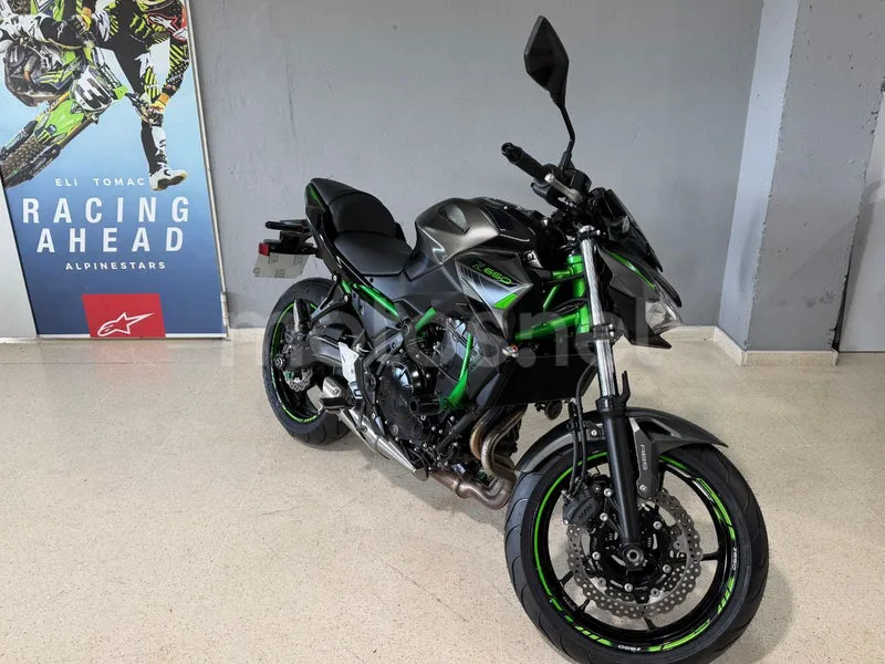 Kawasaki Z650 - Vista 7