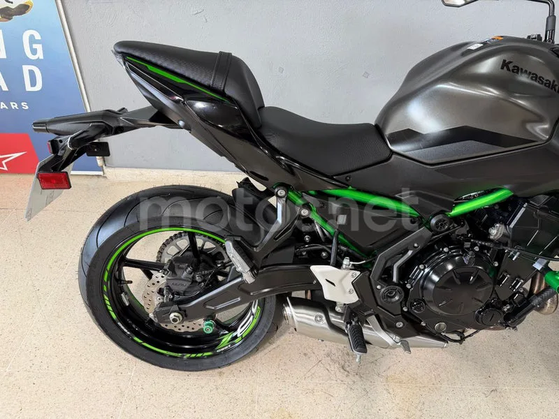 Kawasaki Z650 - Vista 10