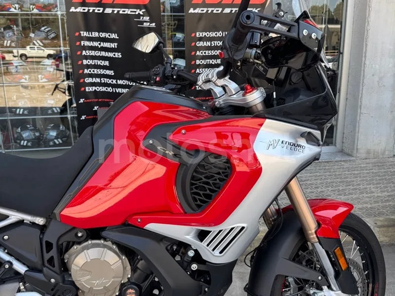 MV Agusta Enduro Veloce - Vista 4