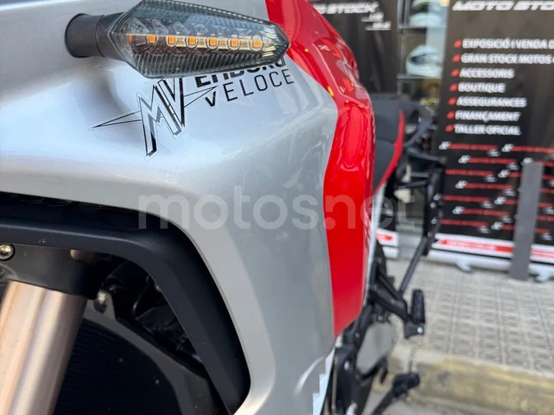MV Agusta Enduro Veloce - Vista 7