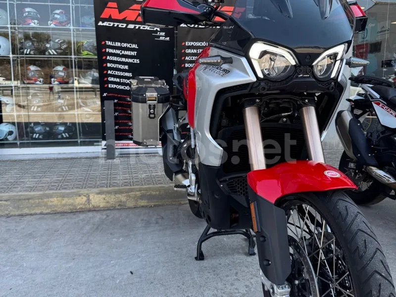 MV Agusta Enduro Veloce - Vista 10