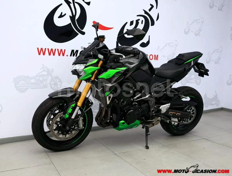 Kawasaki Z900 - Vista 8