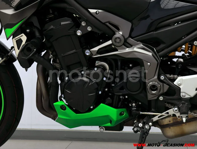 Kawasaki Z900 - Vista 10