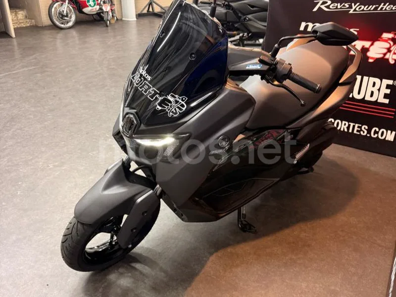 Yamaha NMAX - Vista 13